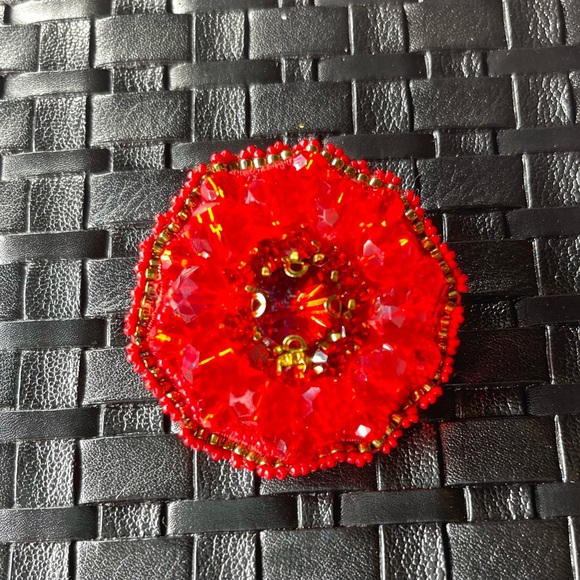 handmade women’s red brooch - Picture 3 of 4